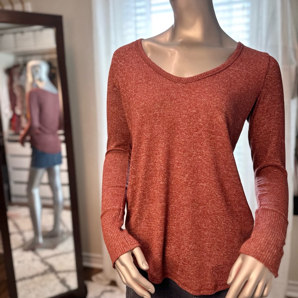 Abercrombie & Fitch Soft A&F Cozy Marled Brick Red V-Neck Sweater Small